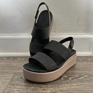 Crocs platform sandal